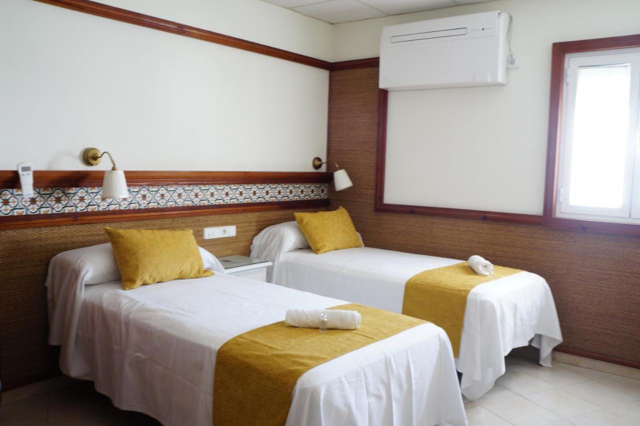 Exterior Twin Room